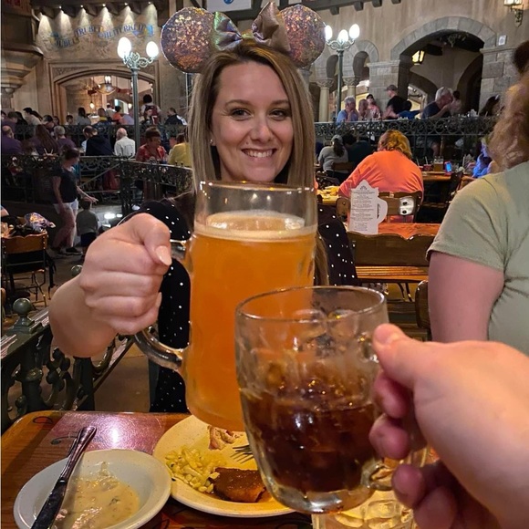 Meet your Posher, Cynthia - Picture 5 of 7